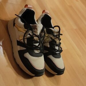 Stylish Women's Sneakers in Black and Gold